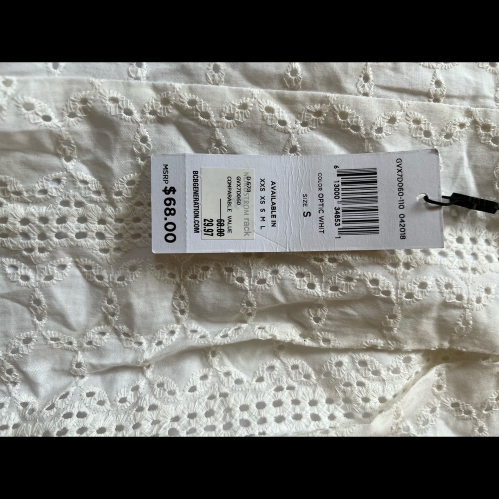 Nwt Bcbgeneration White Eyelet Patterned Shorts - image 4